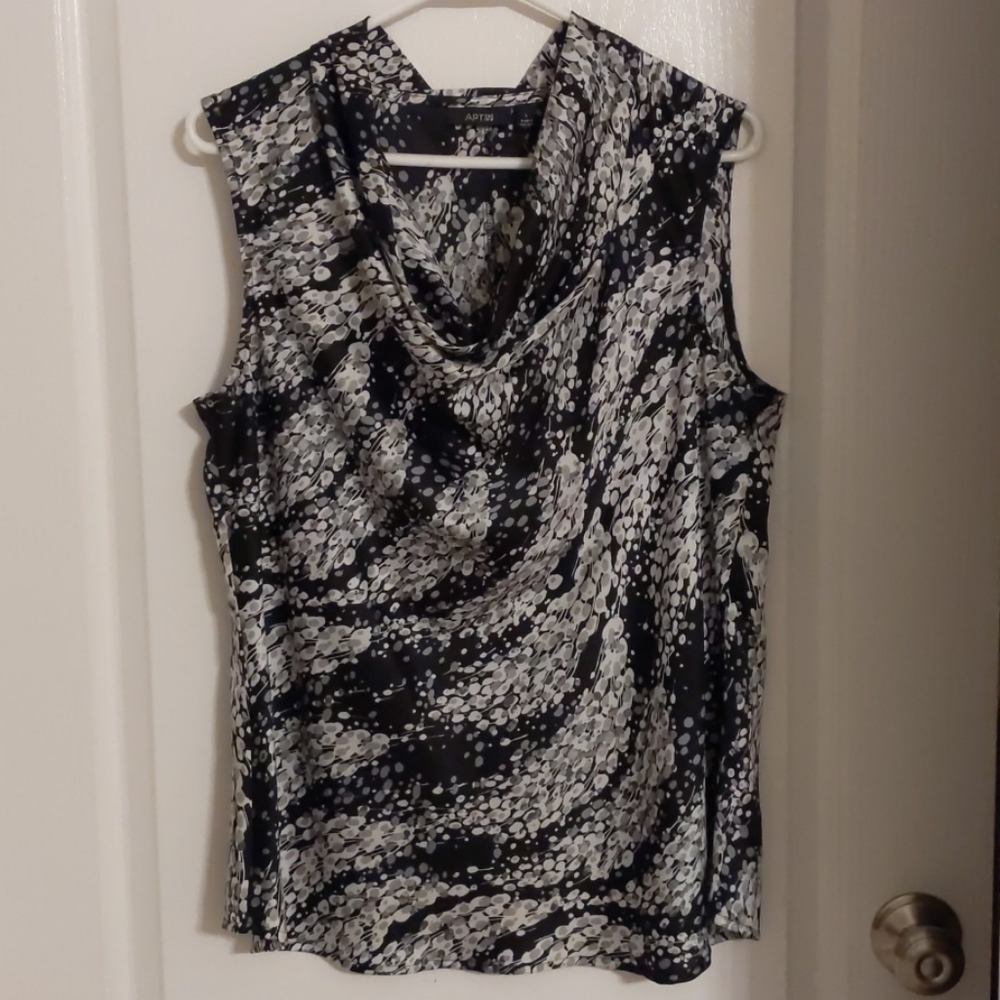 Apt 9 Black, Gray & White Splatter Pattern Shell